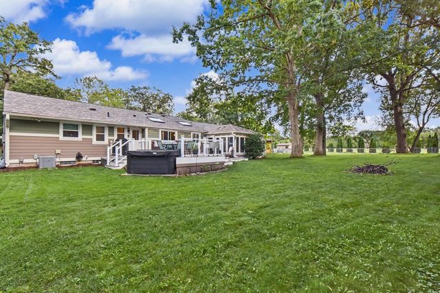 14707 W Gatewood COURT, New Berlin, WI 53151