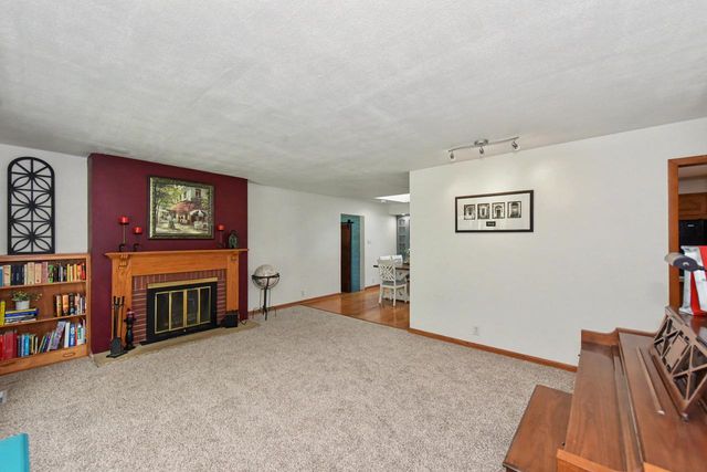 14707 W Gatewood COURT, New Berlin, WI 53151