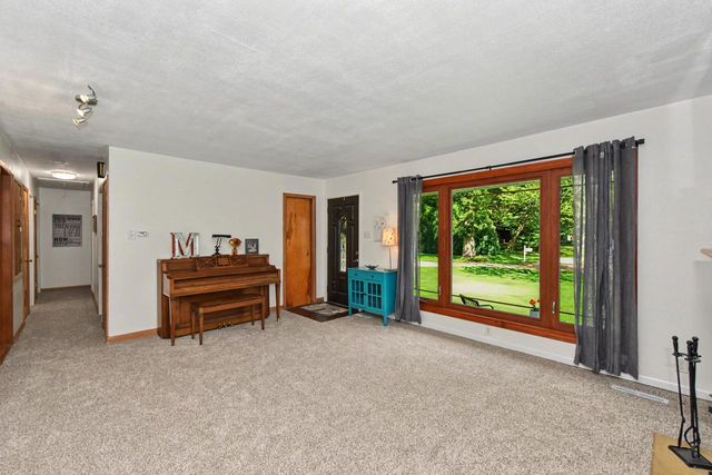 14707 W Gatewood COURT, New Berlin, WI 53151
