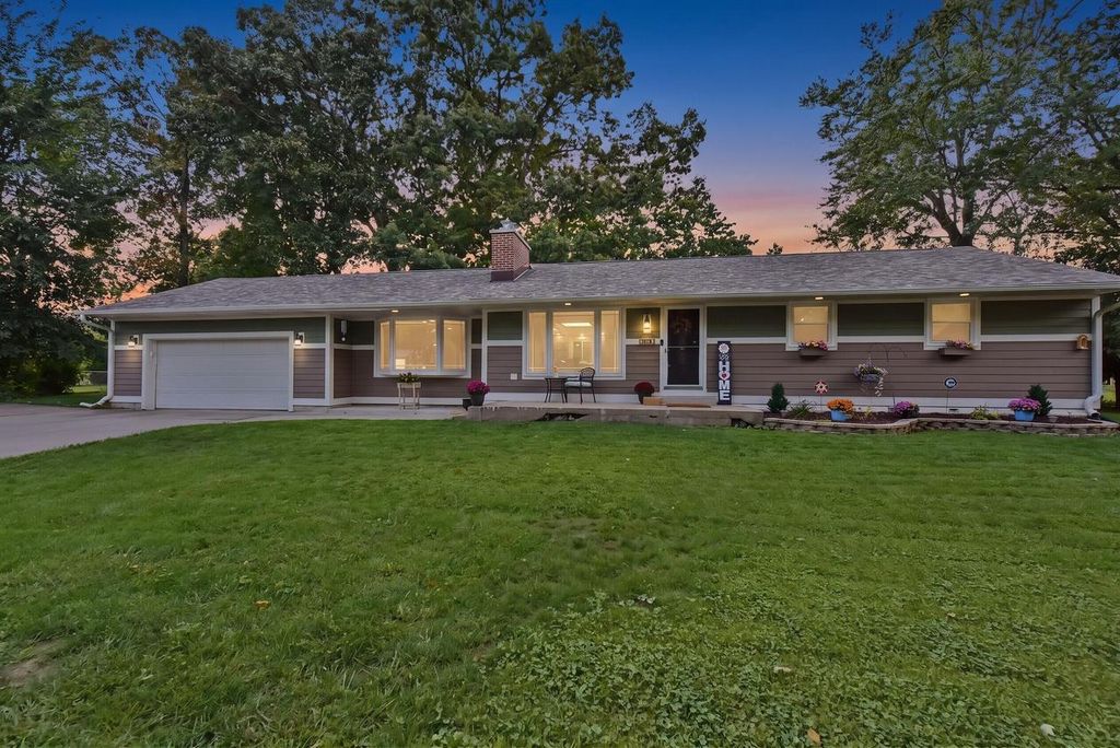 14707 W Gatewood COURT, New Berlin, WI 53151