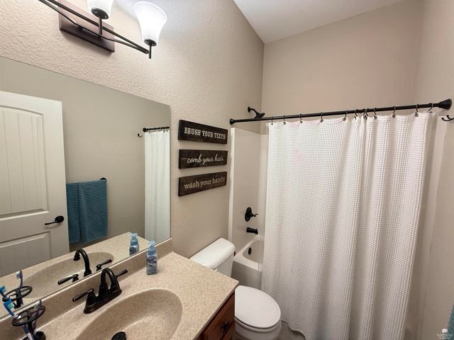 9946 Rosemary Lane, Manhattan, KS 66502