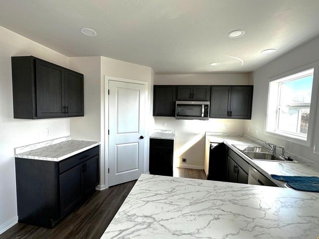 953 Sully WAY, Sheboygan Falls, WI 53085