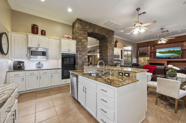 42010 N HARBOUR TOWN Court, Anthem, AZ 85086