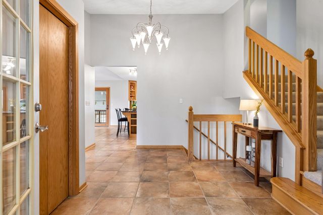 1731 Oakways Street, Minnetonka, MN 55391