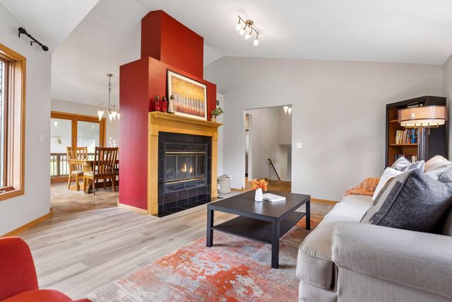 1731 Oakways Street, Minnetonka, MN 55391