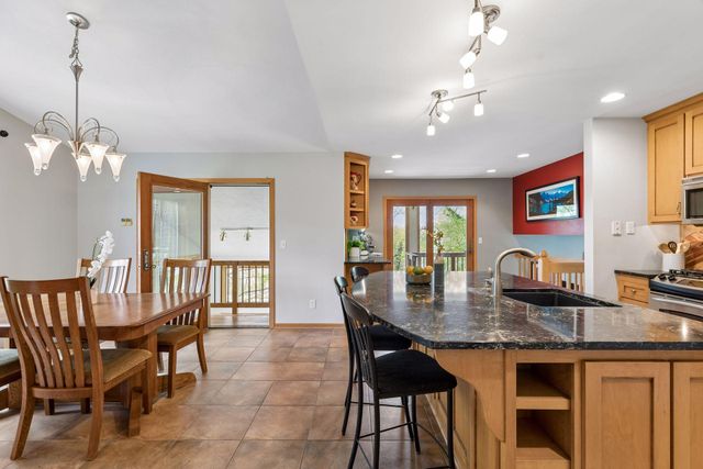 1731 Oakways Street, Minnetonka, MN 55391