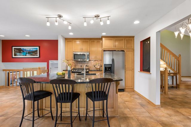 1731 Oakways Street, Minnetonka, MN 55391