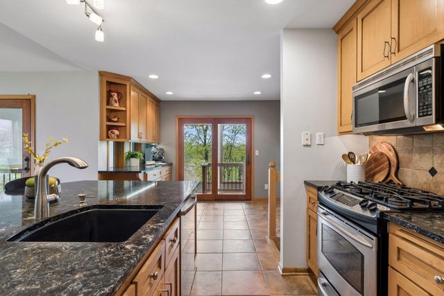1731 Oakways Street, Minnetonka, MN 55391
