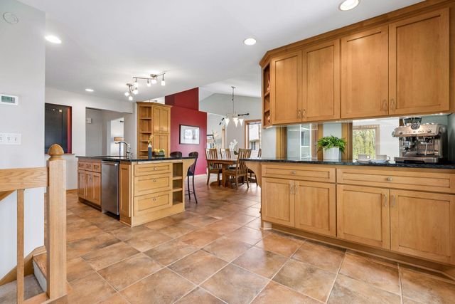 1731 Oakways Street, Minnetonka, MN 55391