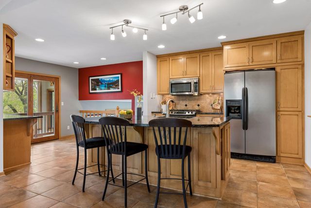 1731 Oakways Street, Minnetonka, MN 55391
