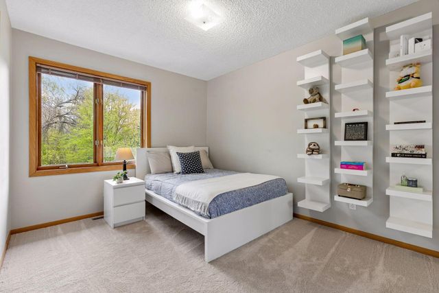 1731 Oakways Street, Minnetonka, MN 55391