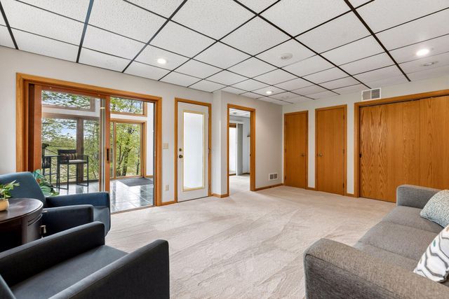1731 Oakways Street, Minnetonka, MN 55391