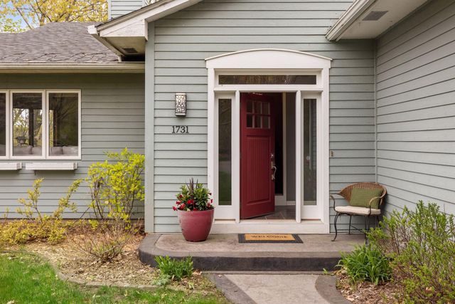 1731 Oakways Street, Minnetonka, MN 55391