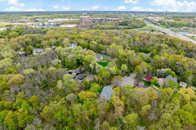 1731 Oakways Street, Minnetonka, MN 55391