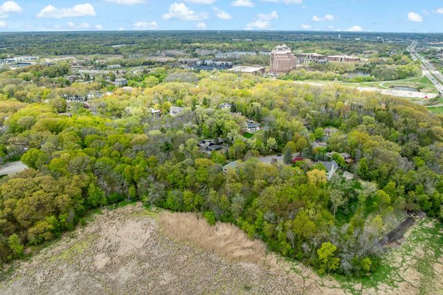 1731 Oakways Street, Minnetonka, MN 55391