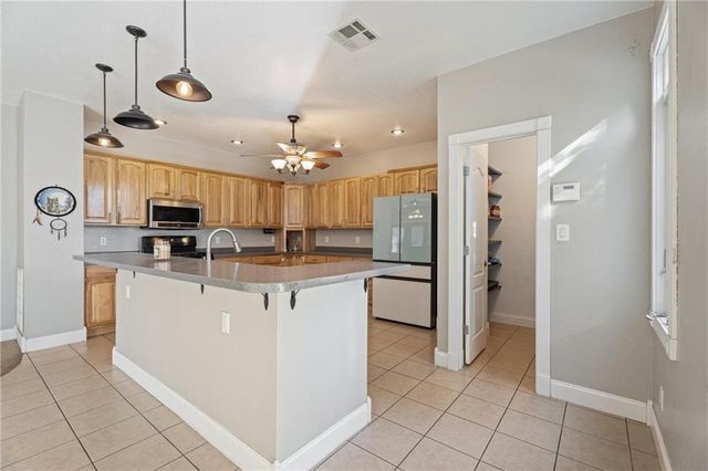 401 N Vine Street, Caney, KS 67333