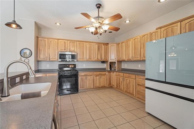 401 N Vine Street, Caney, KS 67333