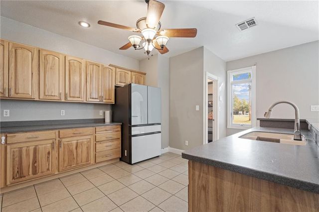 401 N Vine Street, Caney, KS 67333