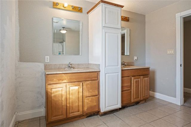 401 N Vine Street, Caney, KS 67333