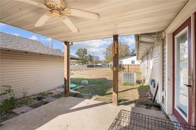 401 N Vine Street, Caney, KS 67333