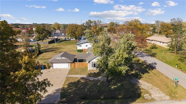 401 N Vine Street, Caney, KS 67333