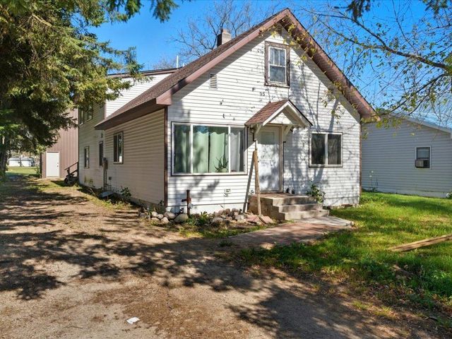 212 1st Street SE