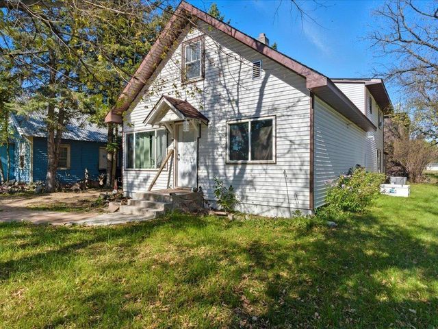 212 1st Street SE, Sebeka, MN 56477