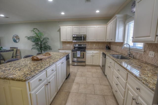 156 Villa Pt Apt B, Hot Springs, AR 71913