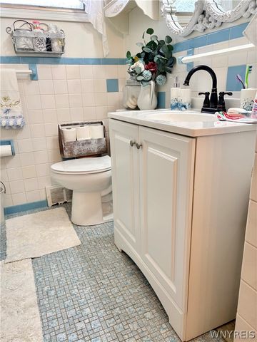 16 Kemp Avenue, Cheektowaga, NY 14225