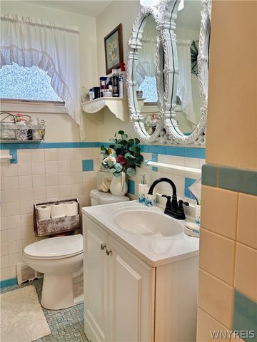 16 Kemp Avenue, Cheektowaga, NY 14225