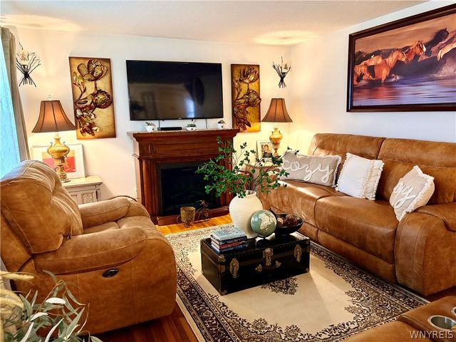 16 Kemp Avenue, Cheektowaga, NY 14225