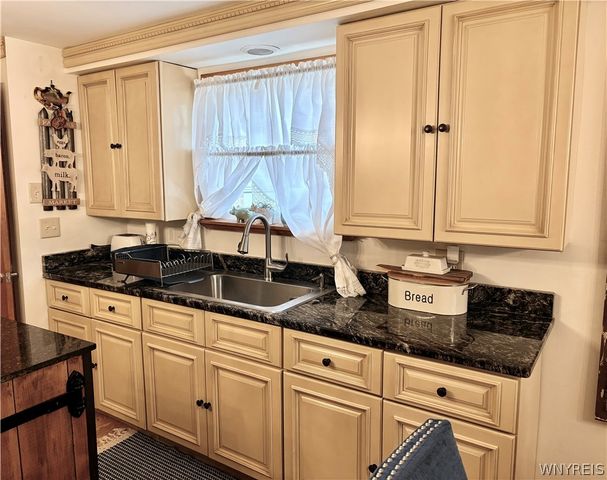 16 Kemp Avenue, Cheektowaga, NY 14225