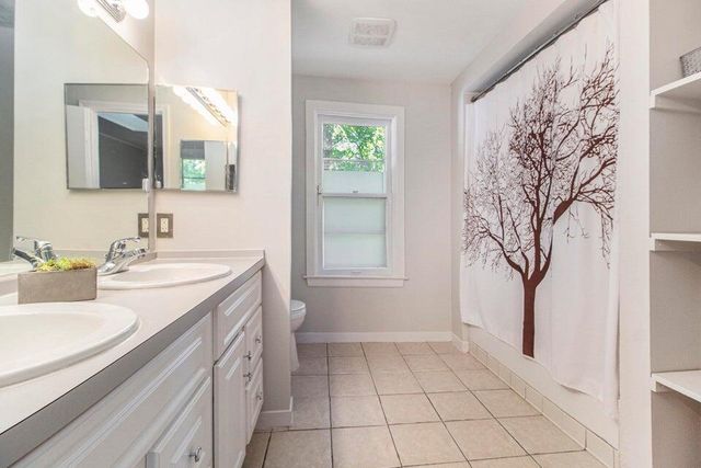 220 S 7th Street, Ann Arbor, MI 48103
