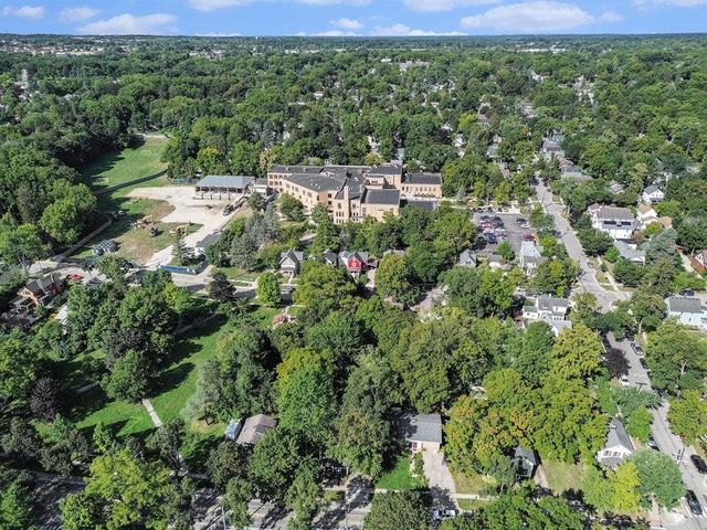 220 S 7th Street, Ann Arbor, MI 48103