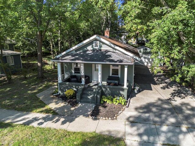 220 S 7th Street, Ann Arbor, MI 48103