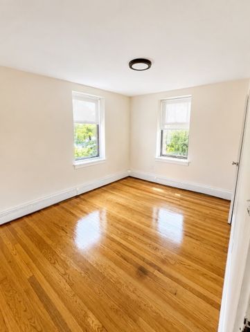9 Victory Road 19, Boston, MA 02122