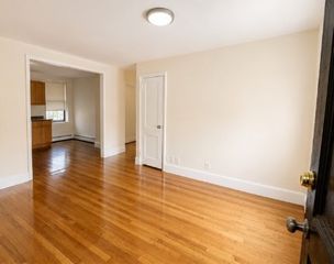 9 Victory Road 19, Boston, MA 02122