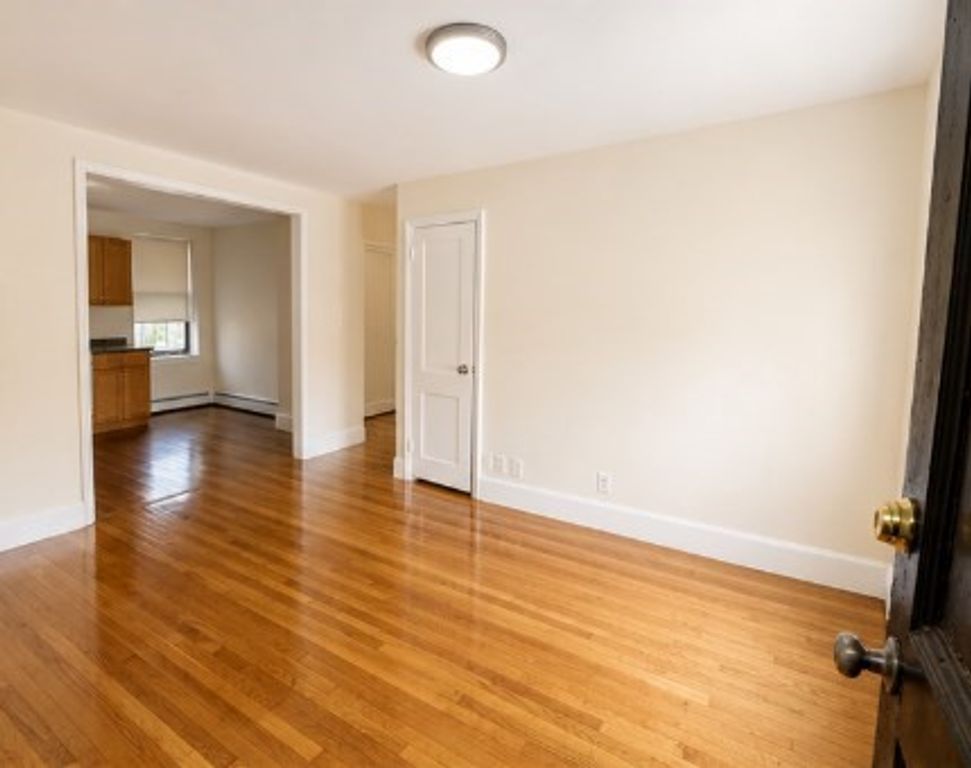 9 Victory Road 19, Boston, MA 02122