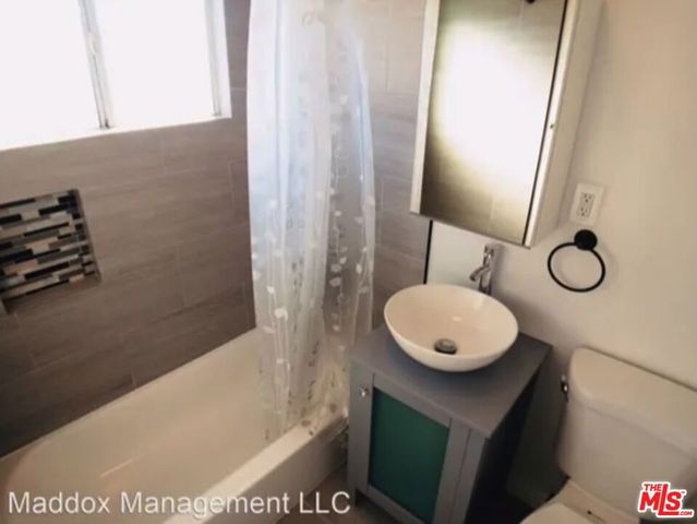 5614 S Western Avenue, Los Angeles, CA 90062