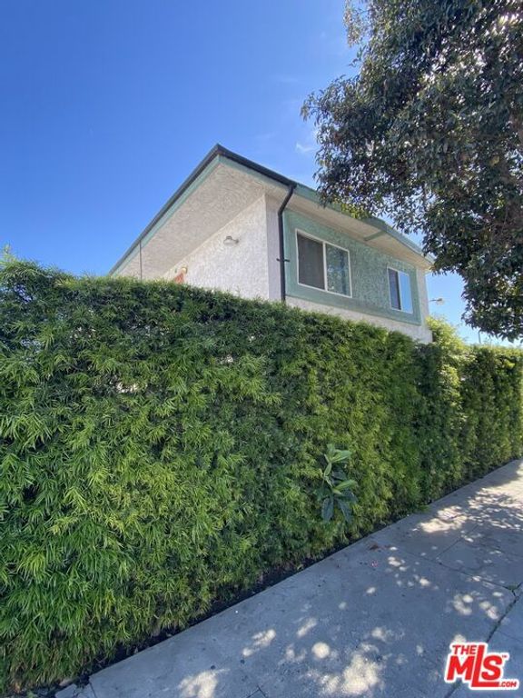 5614 S Western Avenue, Los Angeles, CA 90062