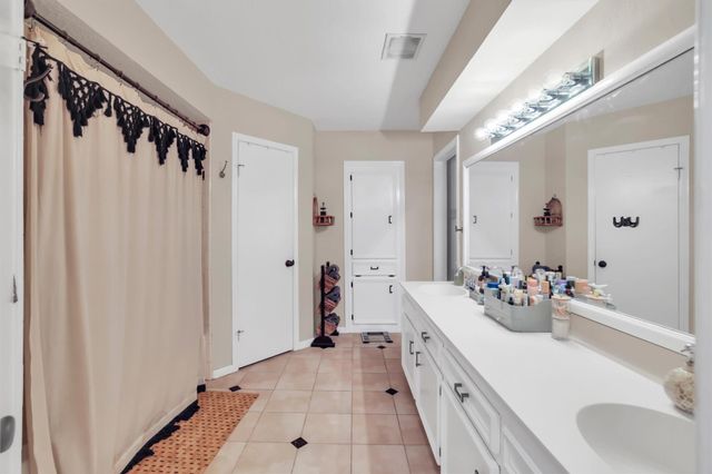 11919 Stillwater Drive, Houston, TX 77070