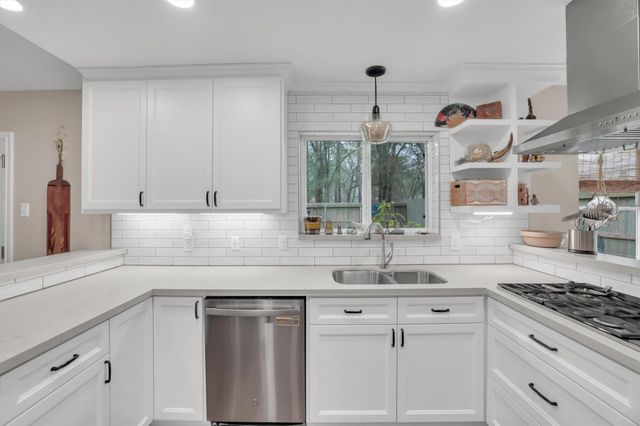 11919 Stillwater Drive, Houston, TX 77070