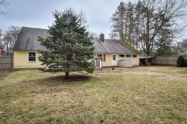 4 Hardwick Rd, Natick, MA 01760