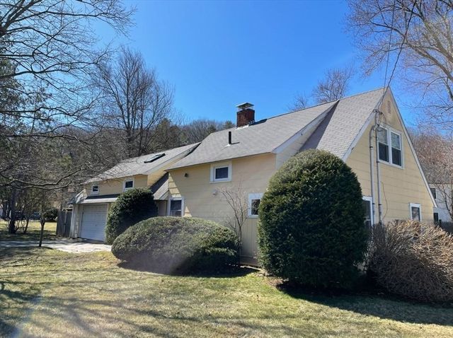 4 Hardwick Rd, Natick, MA 01760