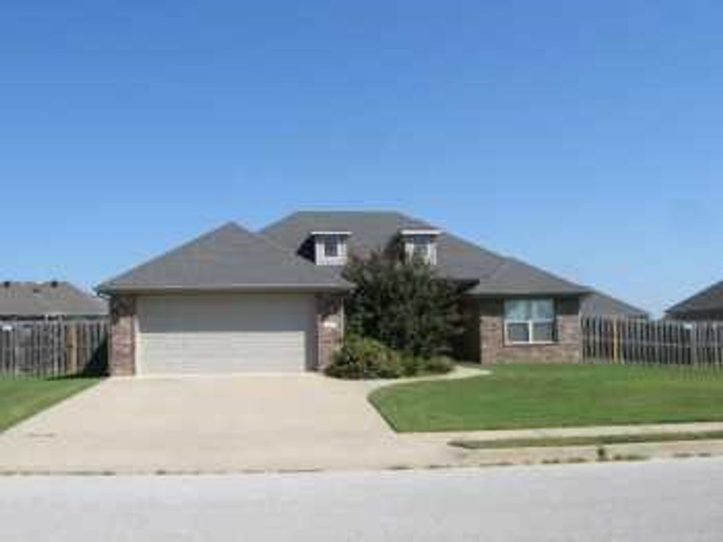 131 Halleck Coach Road, Centerton, AR 72719