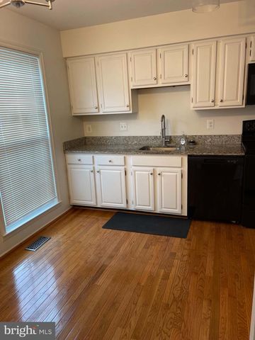 5944 POWELLS LANDING RD, Burke, VA 22015