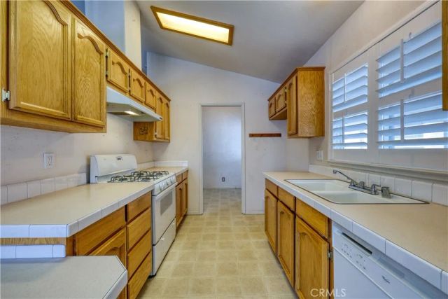 1215 El Camino Real 42, Atascadero, CA 93422