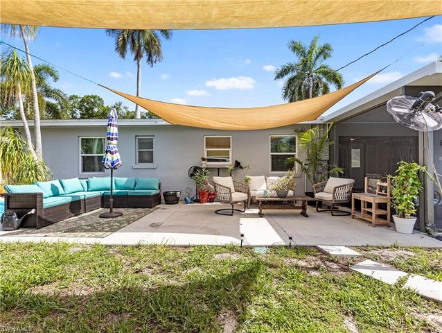 5521 Shaddelee LN W, Fort Myers, FL 33919