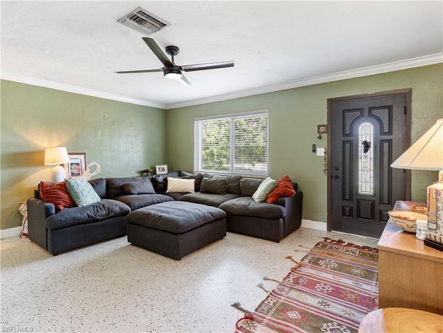 5521 Shaddelee LN W, Fort Myers, FL 33919