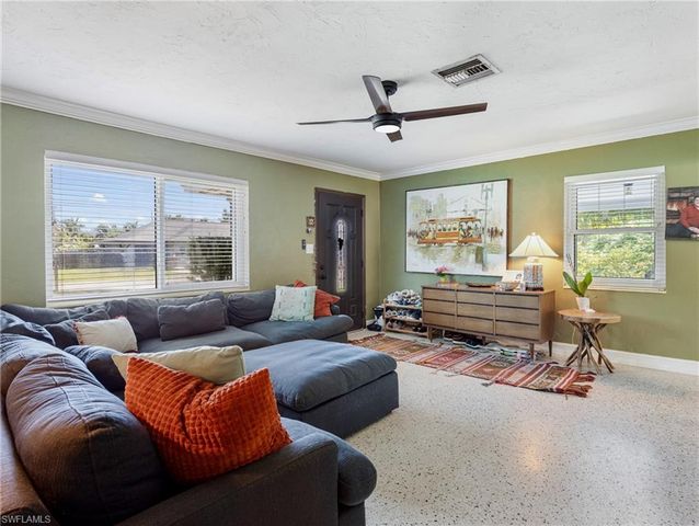 5521 Shaddelee LN W, Fort Myers, FL 33919